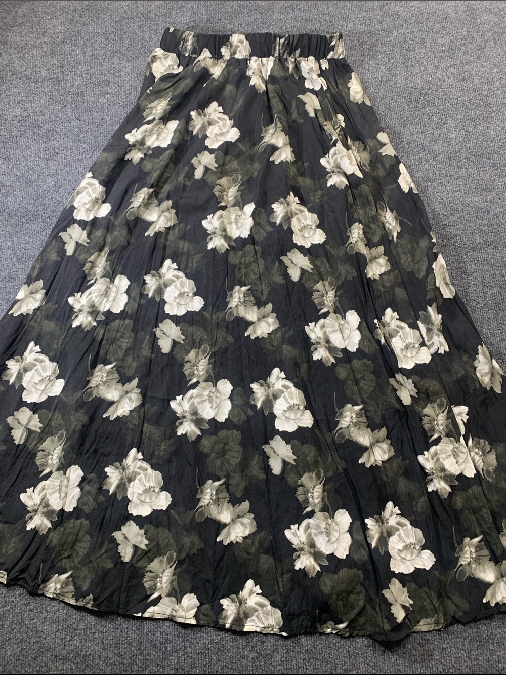 Women’s Black Floral Maxi Skirt